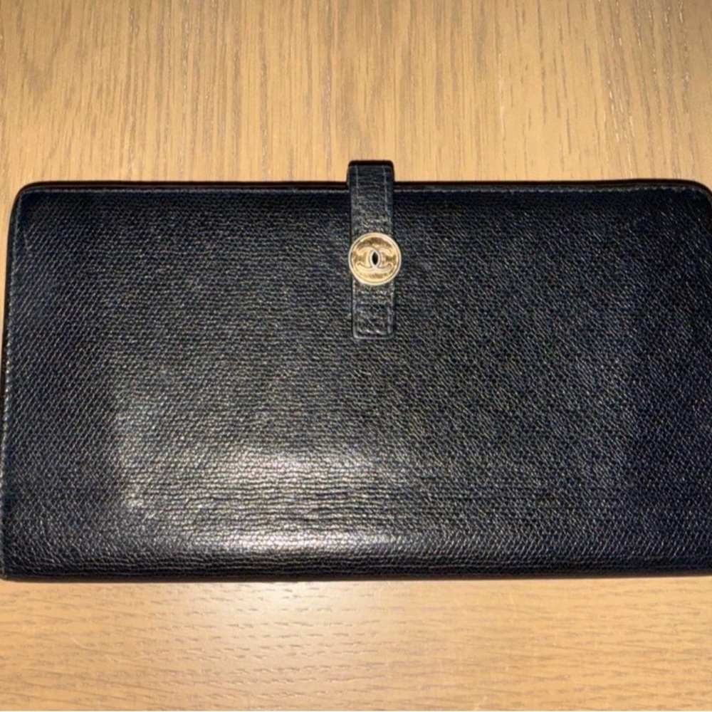 Authentic Chanel Coco Button CC Logo Leather Bifold Long Wallet